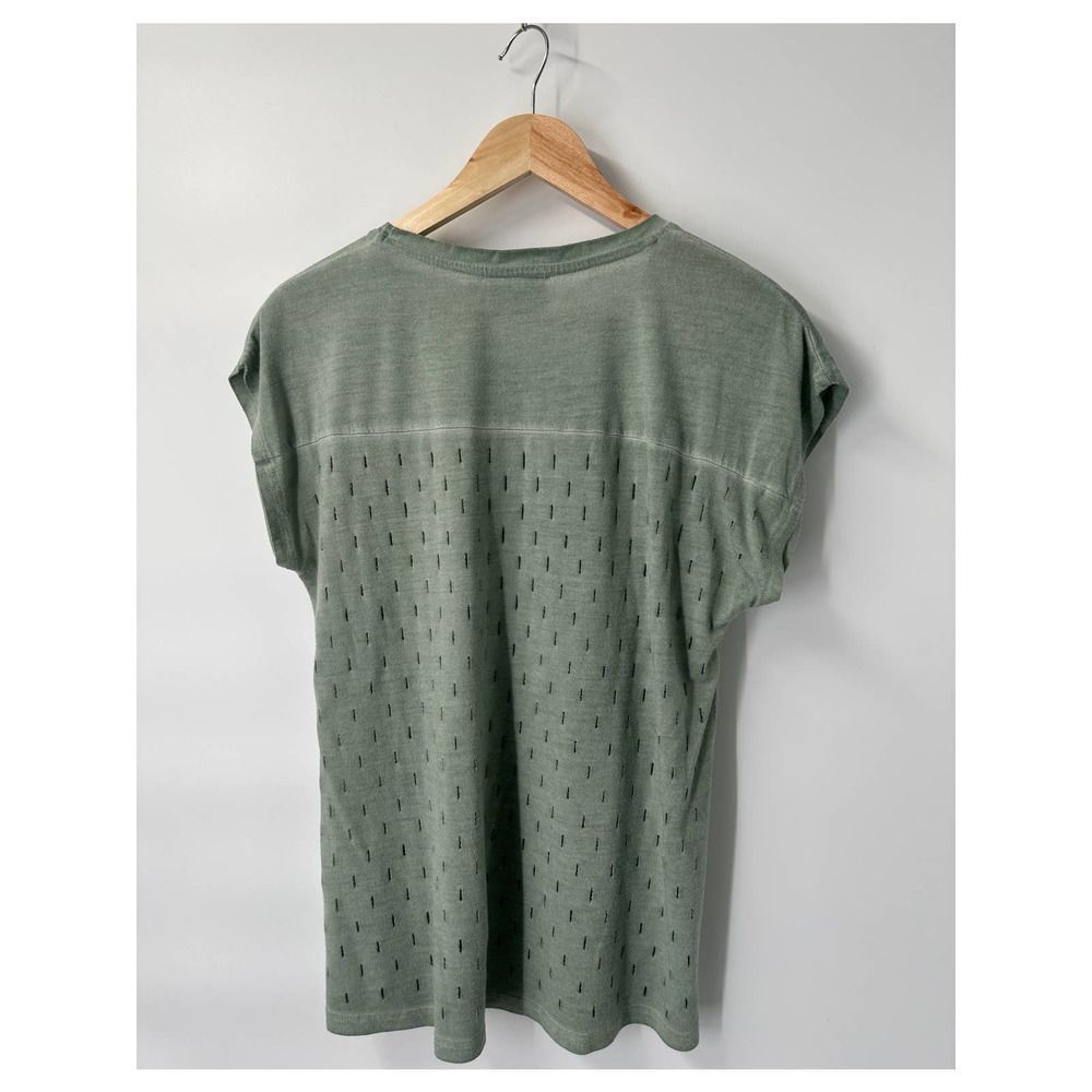 NWOT Dantelle Green Crew Neck Short Sleeve Perforated Shirt Medium - Picture 7 of 7
